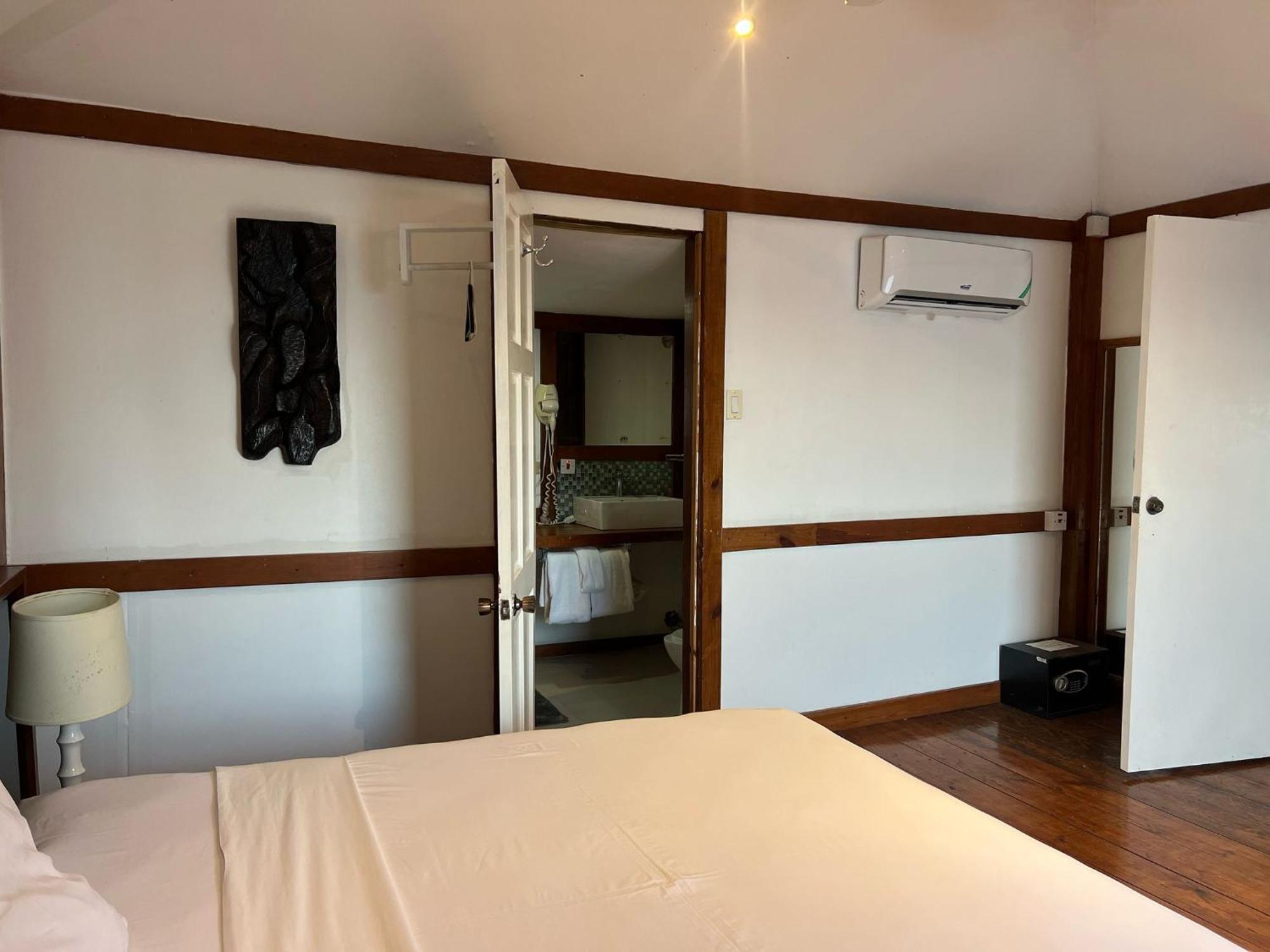 The Sea Cliff Hotel Resort & Spa ปอร์ตอันโตนิโอ ภายนอก รูปภาพ